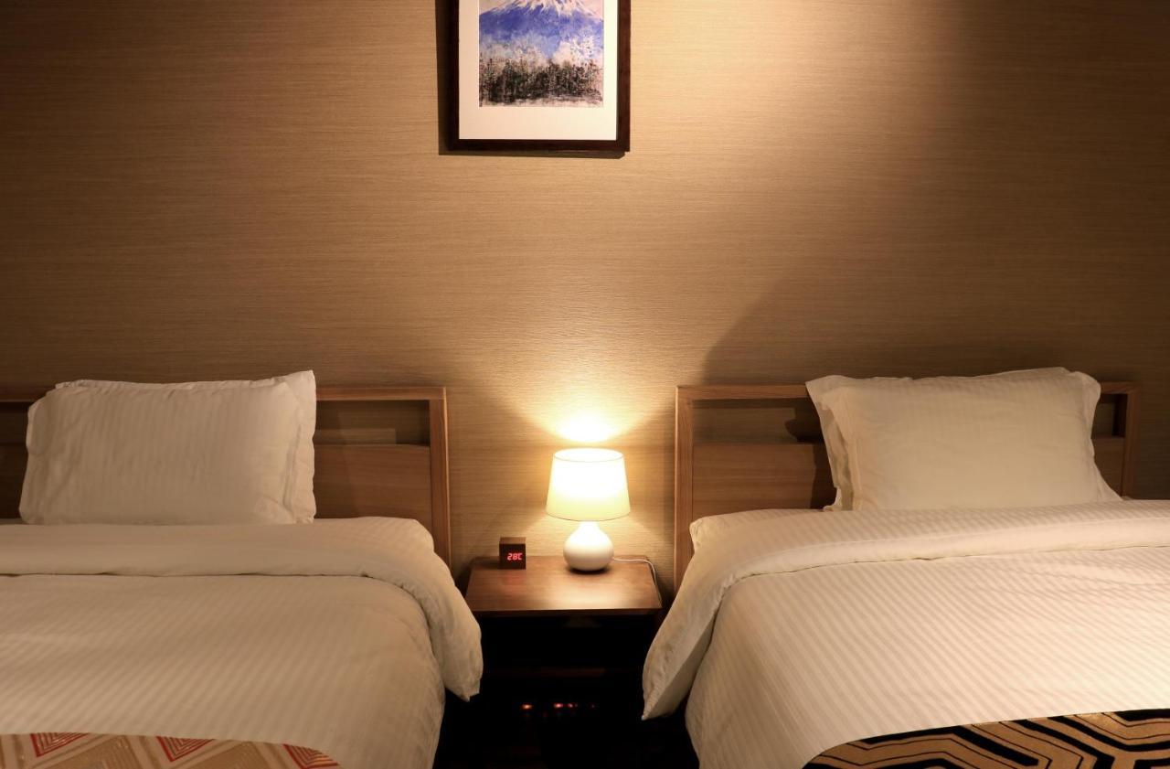 Hotel Traveling Bridge Nijojo Киото Экстерьер фото